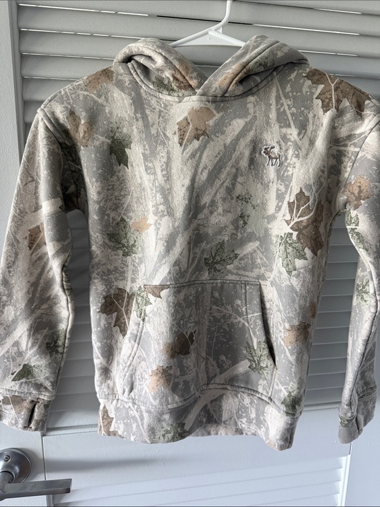 abercrombie kids Other - abercrombie kids camo leaf print hoodie in gray, brown, green